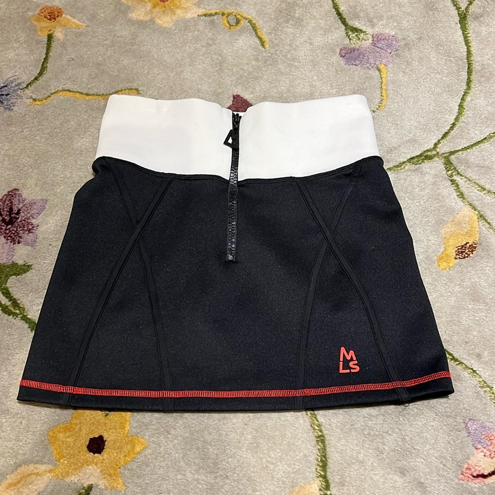 Magnlens mini skirt